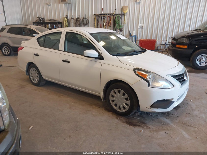 2018 NISSAN VERSA auction photo 1