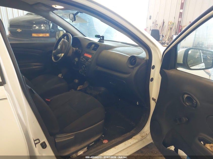 2018 NISSAN VERSA auction photo 5