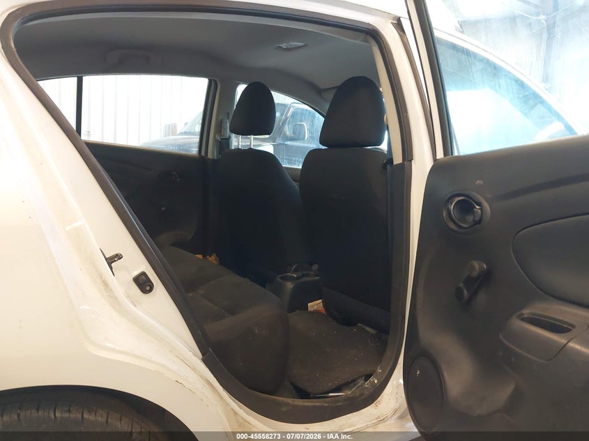 2018 NISSAN VERSA auction photo 8