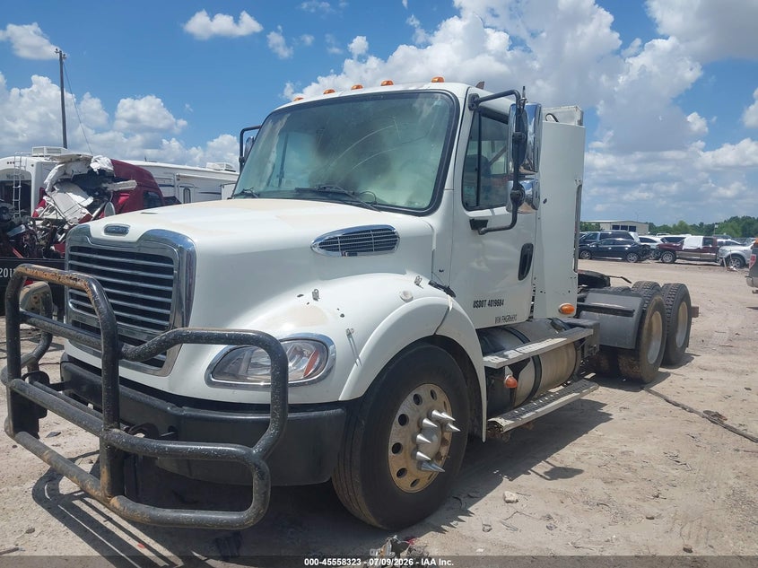 2015 FREIGHTLINER M2 auction photo 2