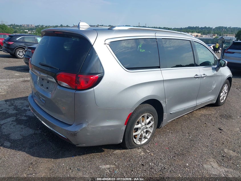 2020 CHRYSLER PACIFICA auction photo 4