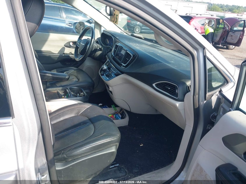 2020 CHRYSLER PACIFICA auction photo 5