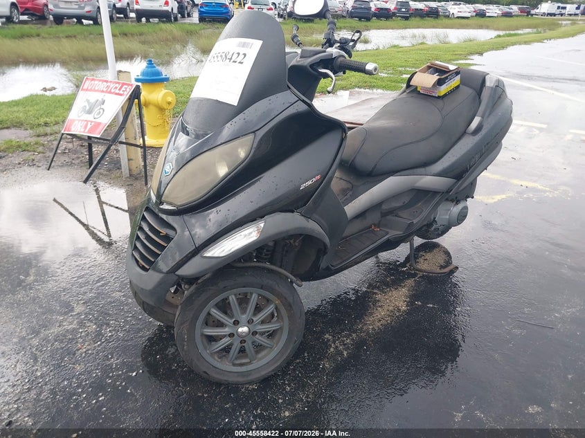 2009 PIAGGIO MP3 auction photo 2