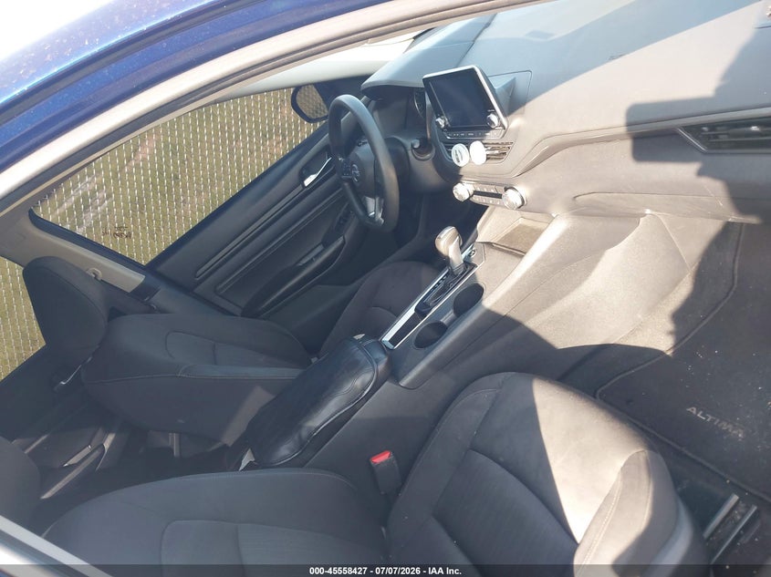 2019 NISSAN ALTIMA auction photo 5