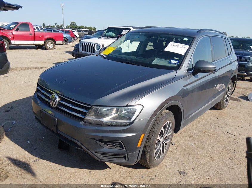 2020 VOLKSWAGEN TIGUAN auction photo 2