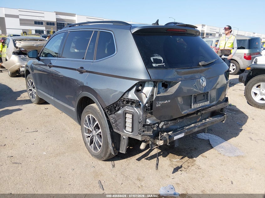2020 VOLKSWAGEN TIGUAN auction photo 3