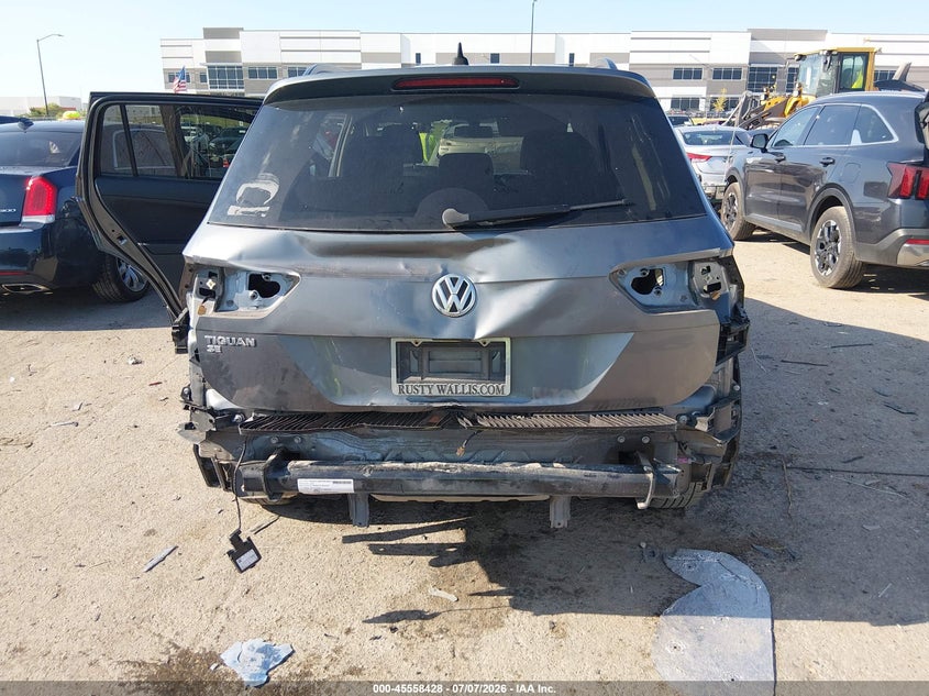 2020 VOLKSWAGEN TIGUAN auction photo 6