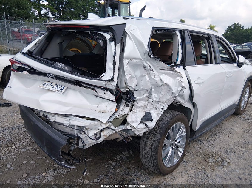 2026 TOYOTA GRAND HIGHLANDER auction photo 6