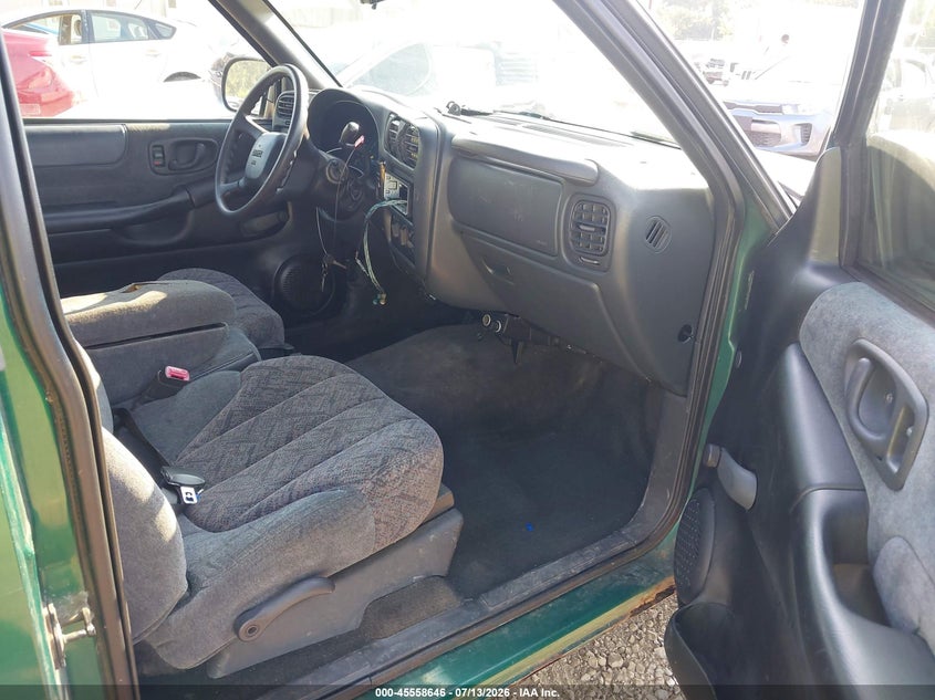 2000 GMC SONOMA auction photo 5