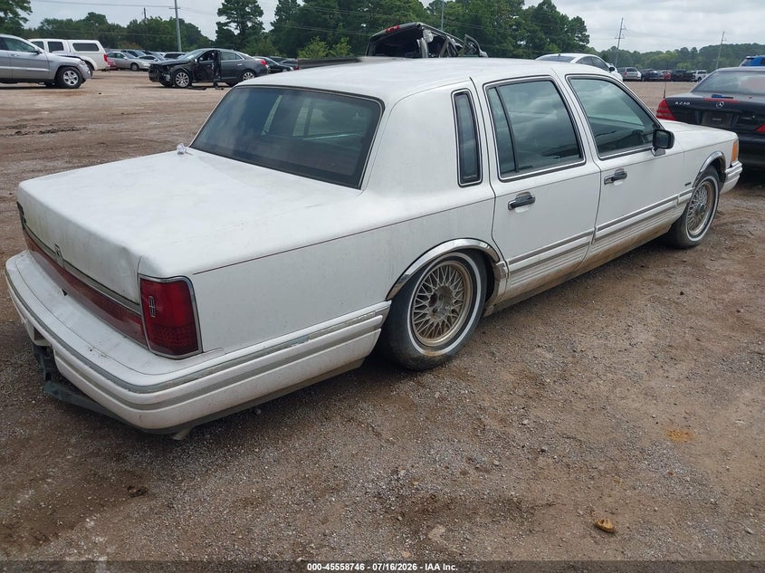 1994 LINCOLN TOWN CAR auction photo 4