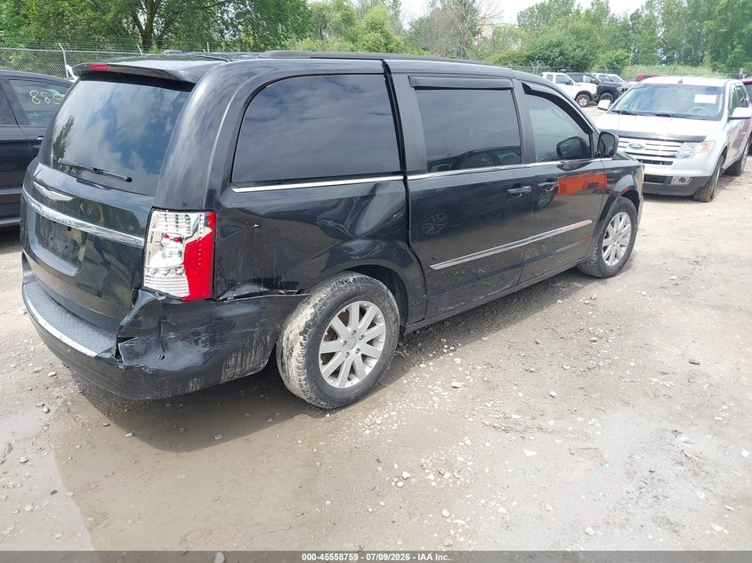 2015 CHRYSLER TOWN & COUNTRY auction photo 4