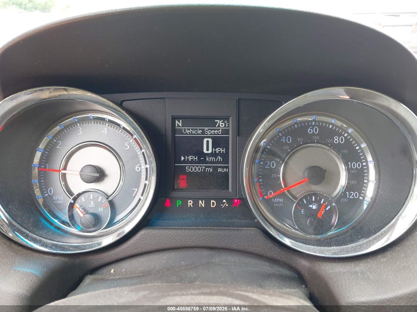 2015 CHRYSLER TOWN & COUNTRY auction photo 7
