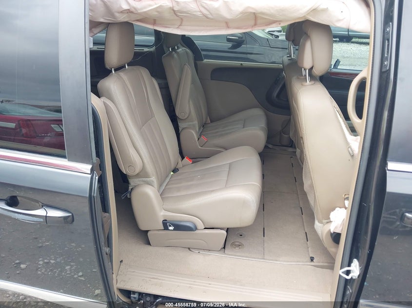 2015 CHRYSLER TOWN & COUNTRY auction photo 8