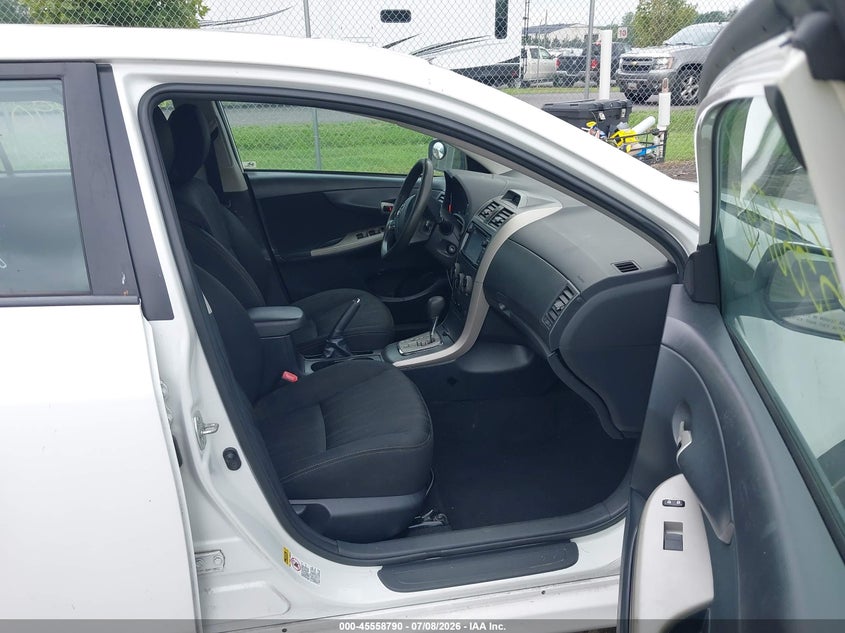 2013 TOYOTA COROLLA auction photo 5