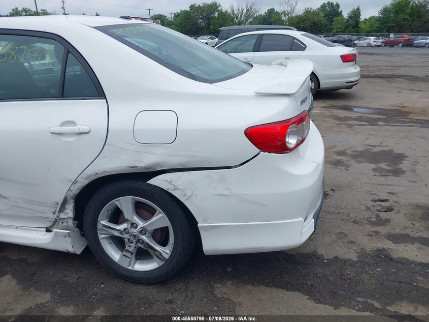 2013 TOYOTA COROLLA auction photo 6