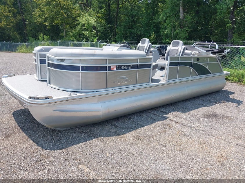 2020 BENNINGTON PONTOON auction photo 2