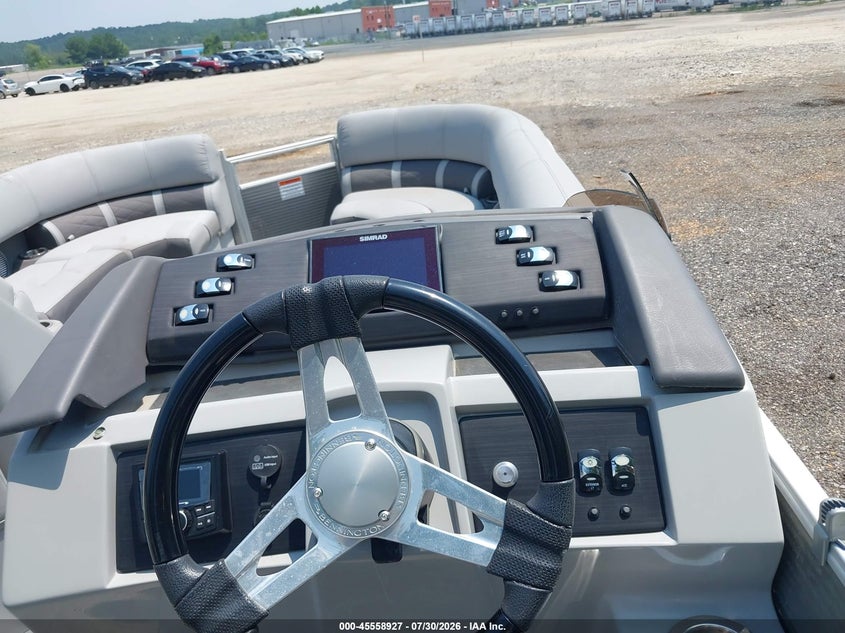 2020 BENNINGTON PONTOON auction photo 7