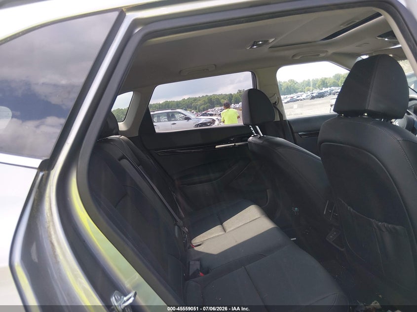 2024 KIA SELTOS auction photo 8