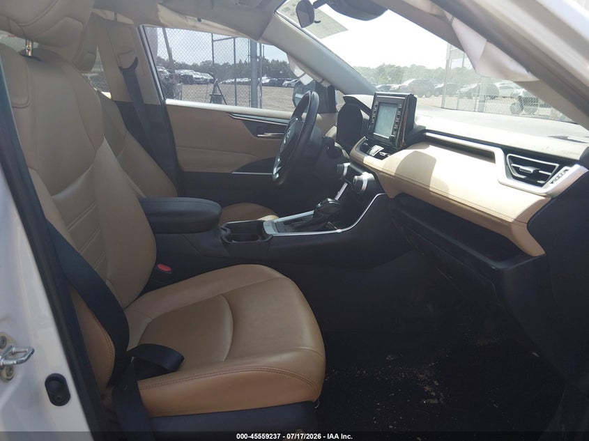 2019 TOYOTA RAV4 auction photo 5