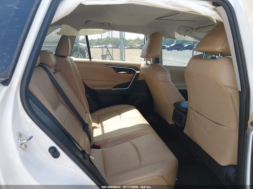2019 TOYOTA RAV4 auction photo 8