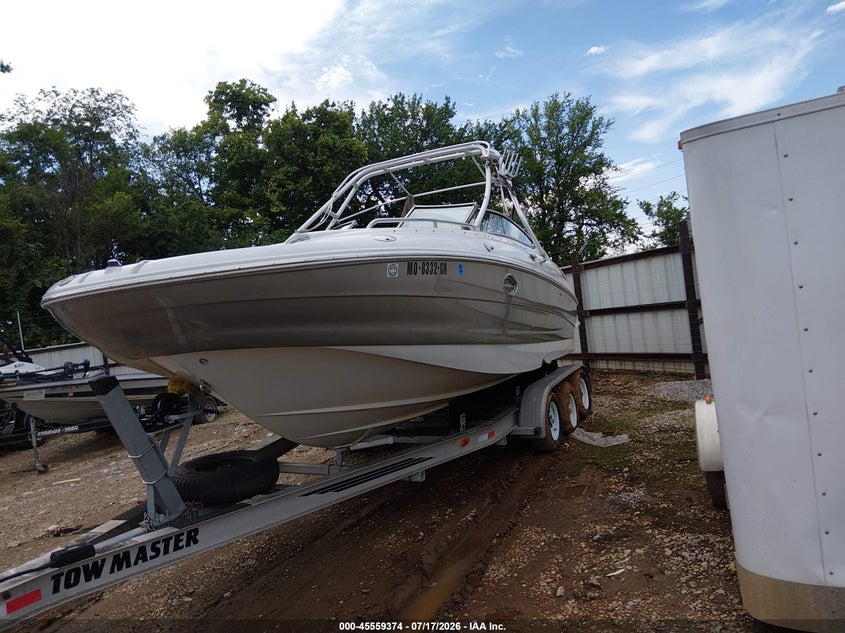 2004 CROWNLINE 26' auction photo 1