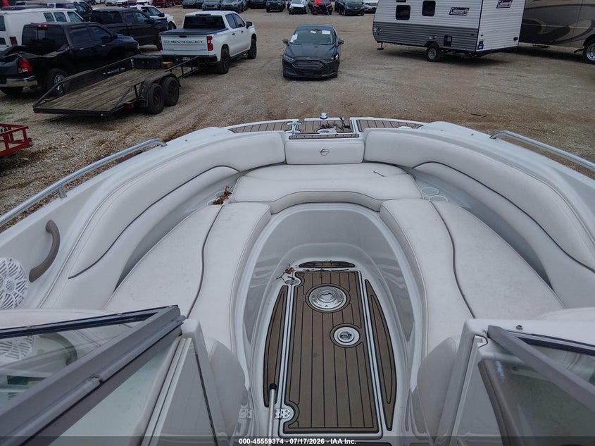 2004 CROWNLINE 26' auction photo 5