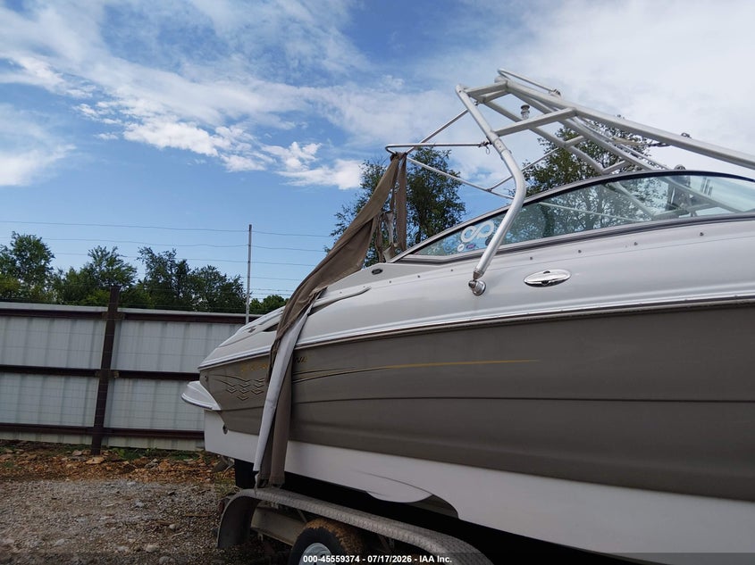 2004 CROWNLINE 26' auction photo 6