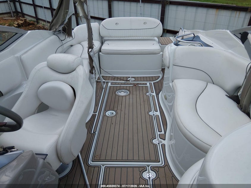 2004 CROWNLINE 26' auction photo 8