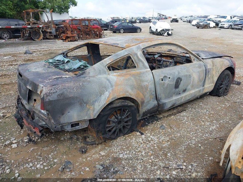 2009 FORD MUSTANG auction photo 4