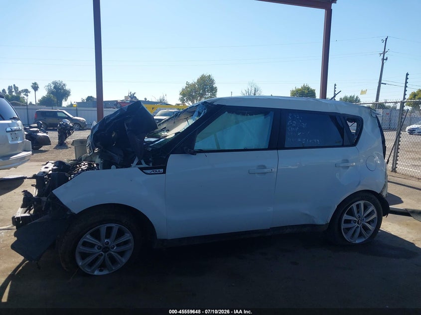 2018 Kia Soul + VIN: KNDJP3A5XJ7898692 Lot: 45559648