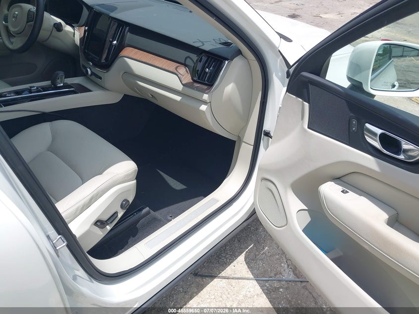2022 Volvo Xc60 B5 Momentum VIN: YV4L12DK0N1003433 Lot: 45559650