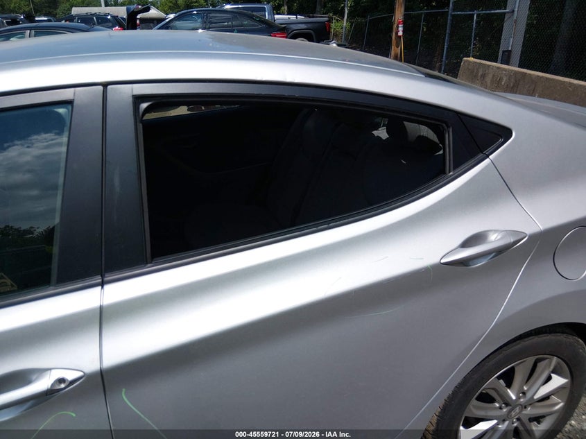 2015 HYUNDAI ELANTRA auction photo 6