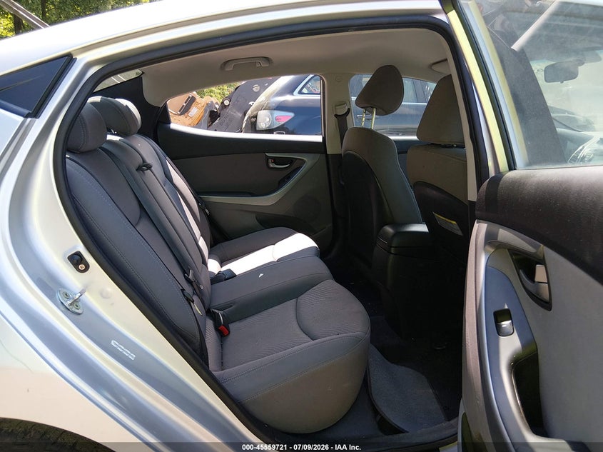 2015 HYUNDAI ELANTRA auction photo 8