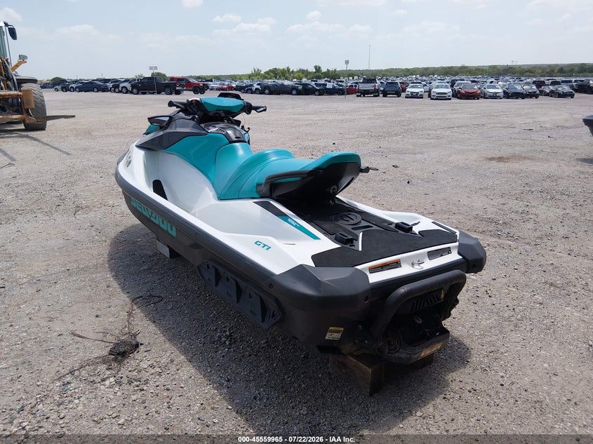 2021 SEA DOO BOMBARDIER CANA auction photo 3