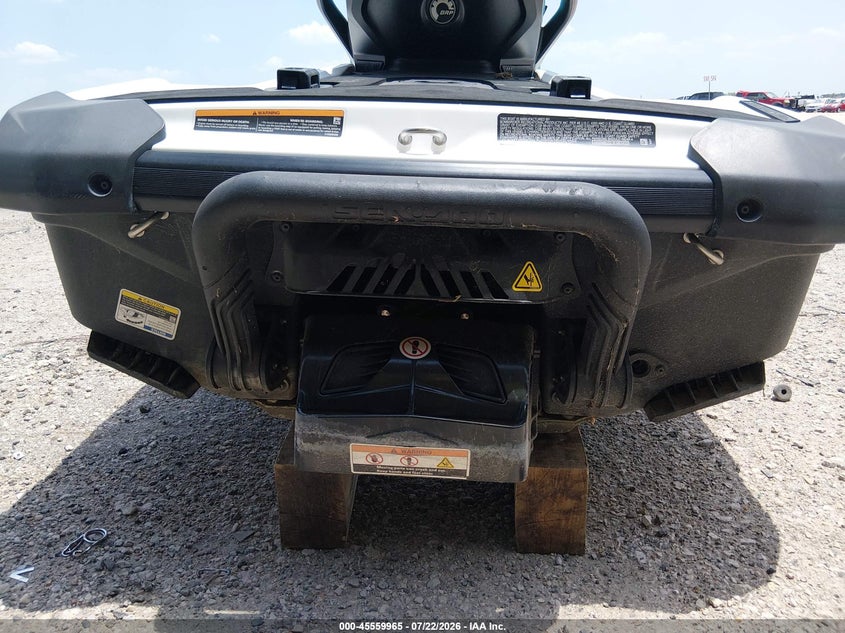 2021 SEA DOO BOMBARDIER CANA auction photo 6
