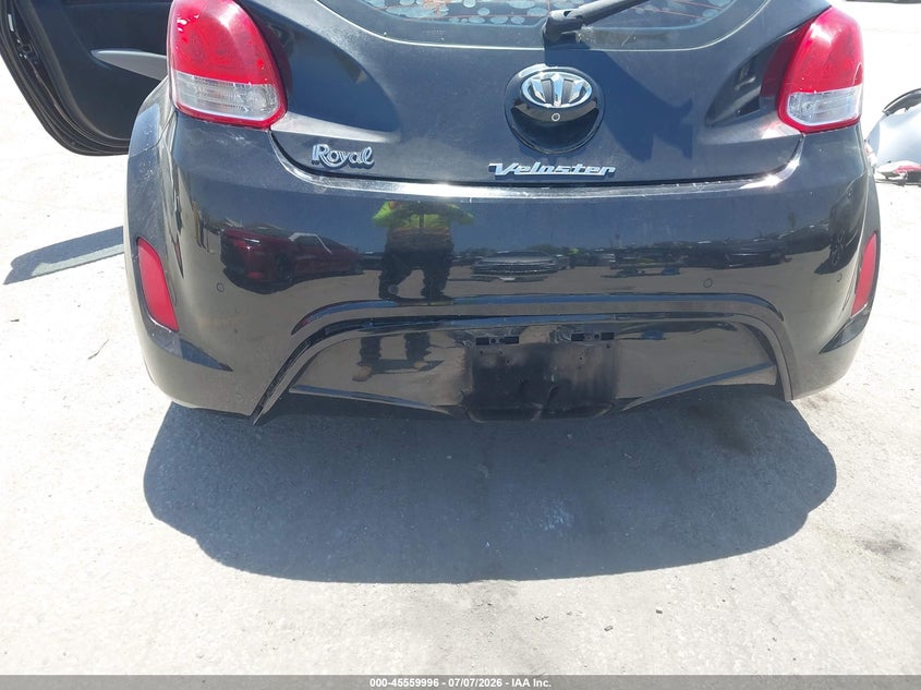2013 Hyundai Veloster Base W/Gray VIN: KMHTC6AD2DU098032 Lot: 45559996