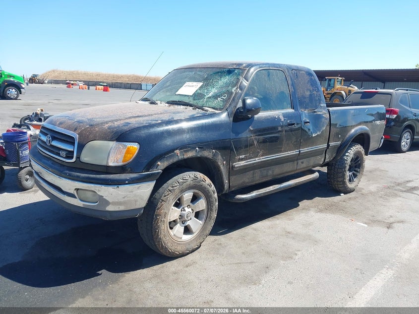 2001 Toyota Tundra, Left Side, IAAI, VIN 5TBBT48161S152117 — photo 2
