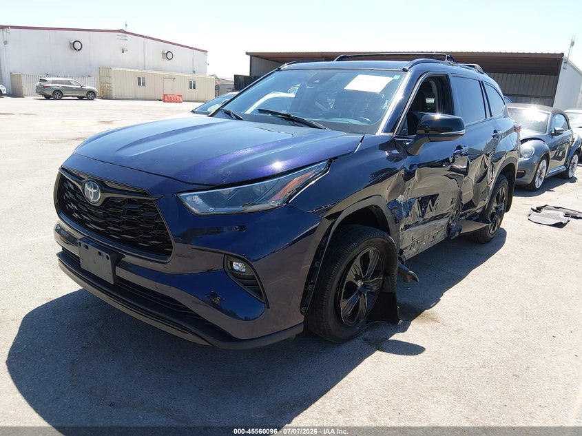 2022 TOYOTA HIGHLANDER auction photo 2
