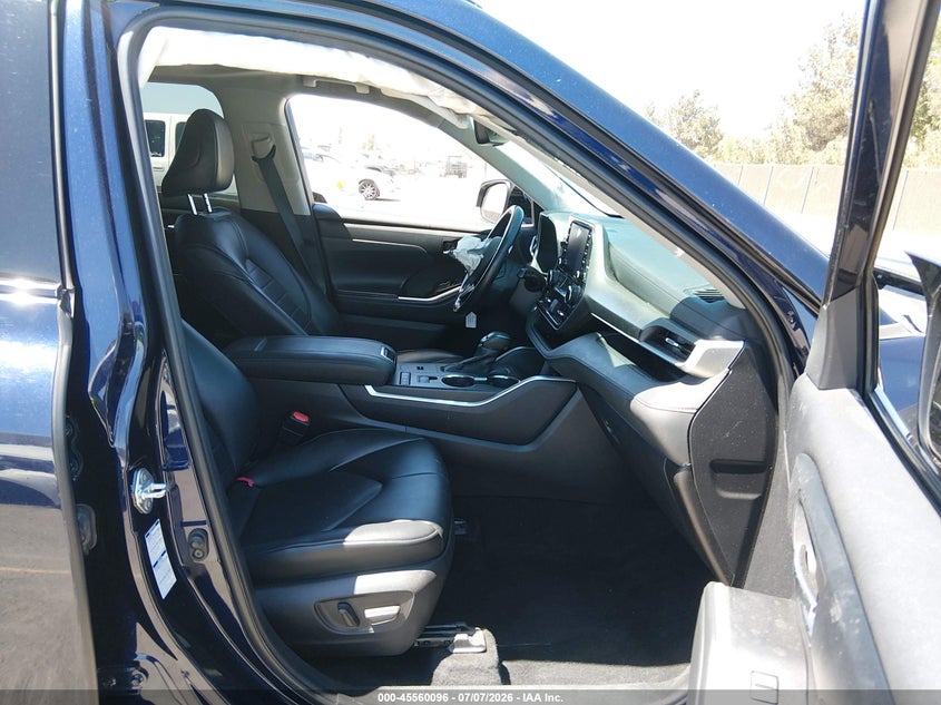 2022 TOYOTA HIGHLANDER auction photo 5