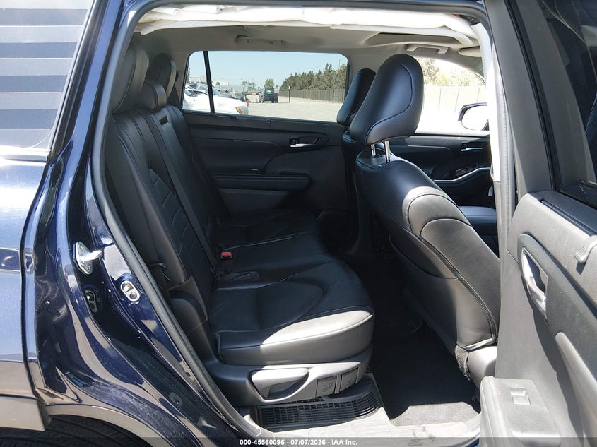2022 TOYOTA HIGHLANDER auction photo 8