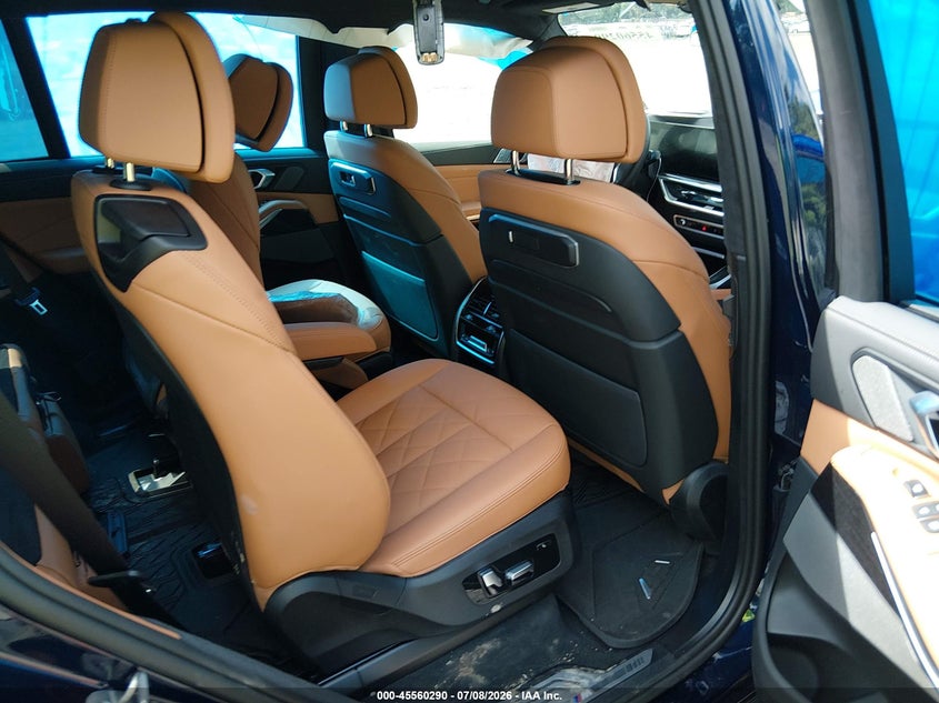 2026 BMW X7 auction photo 8