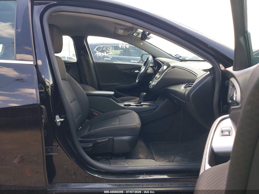 2017 CHEVROLET MALIBU auction photo 5