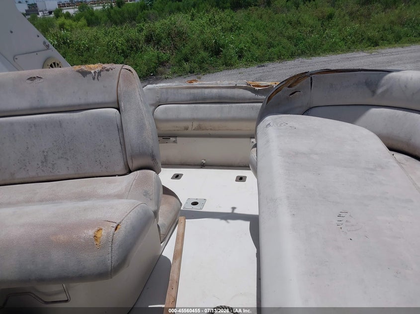 2000 REGAL 26' auction photo 8
