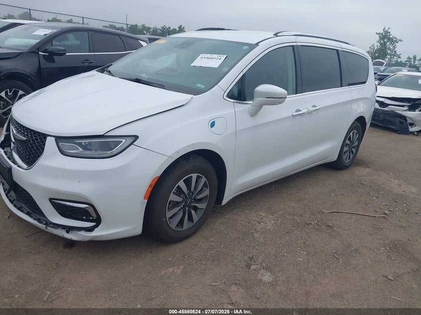 2021 CHRYSLER PACIFICA HYBRID auction photo 2