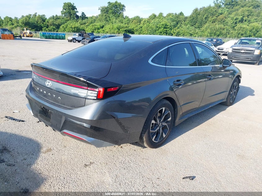 2025 HYUNDAI SONATA auction photo 4