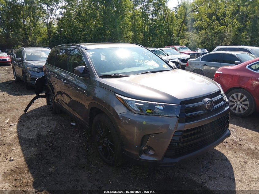 2019 TOYOTA HIGHLANDER SE