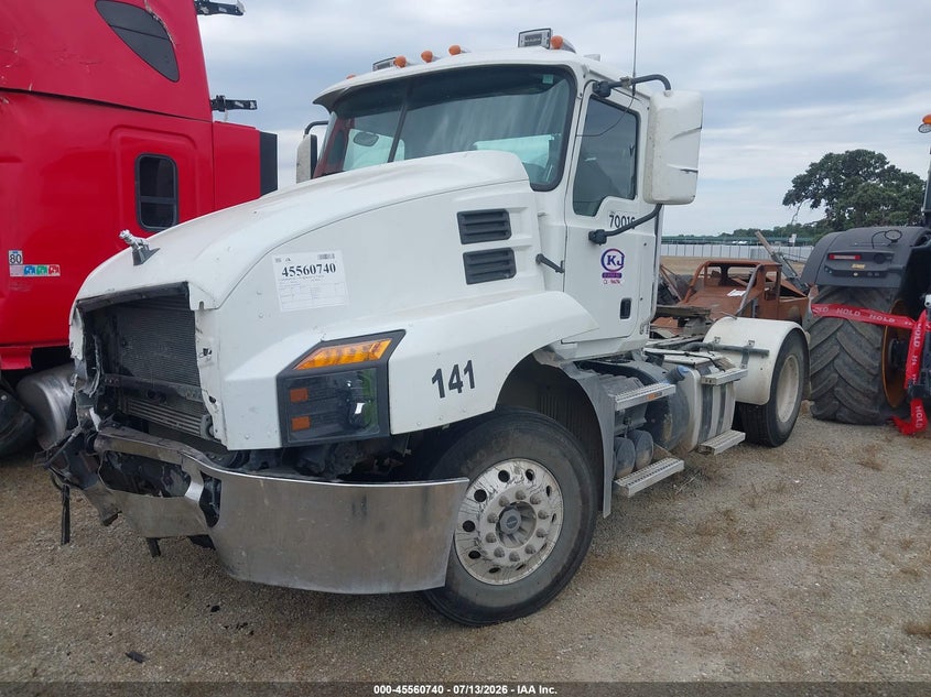 2019 MACK ANTHEM auction photo 2