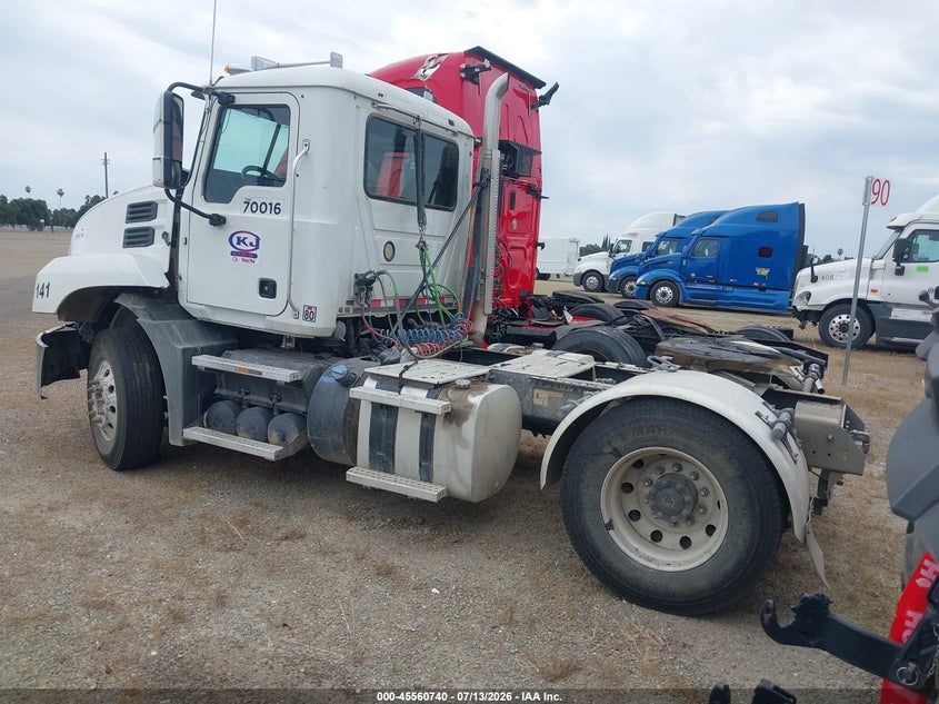 2019 MACK ANTHEM auction photo 3