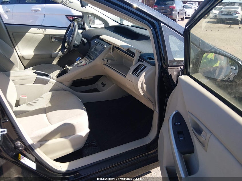 TOYOTA PRIUS - zdjęcie 5