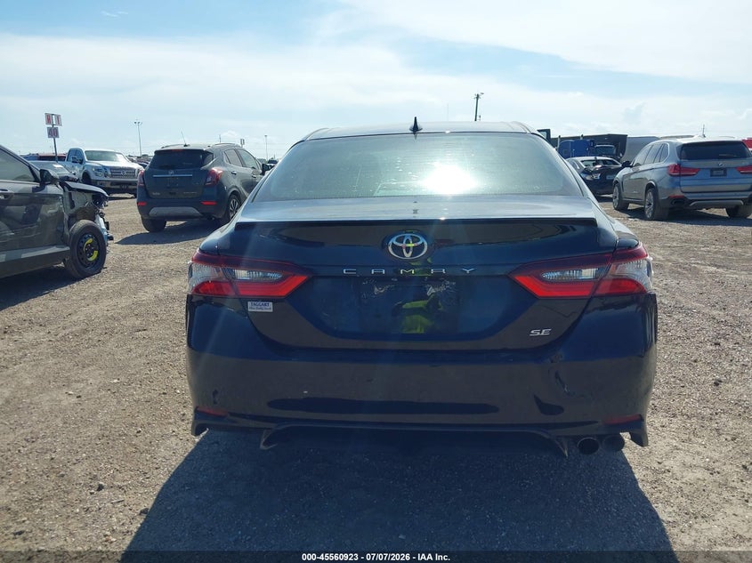 Фото 16 - TOYOTA CAMRY